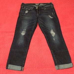 Levi Distressed low-rise boyfriend Jeans.